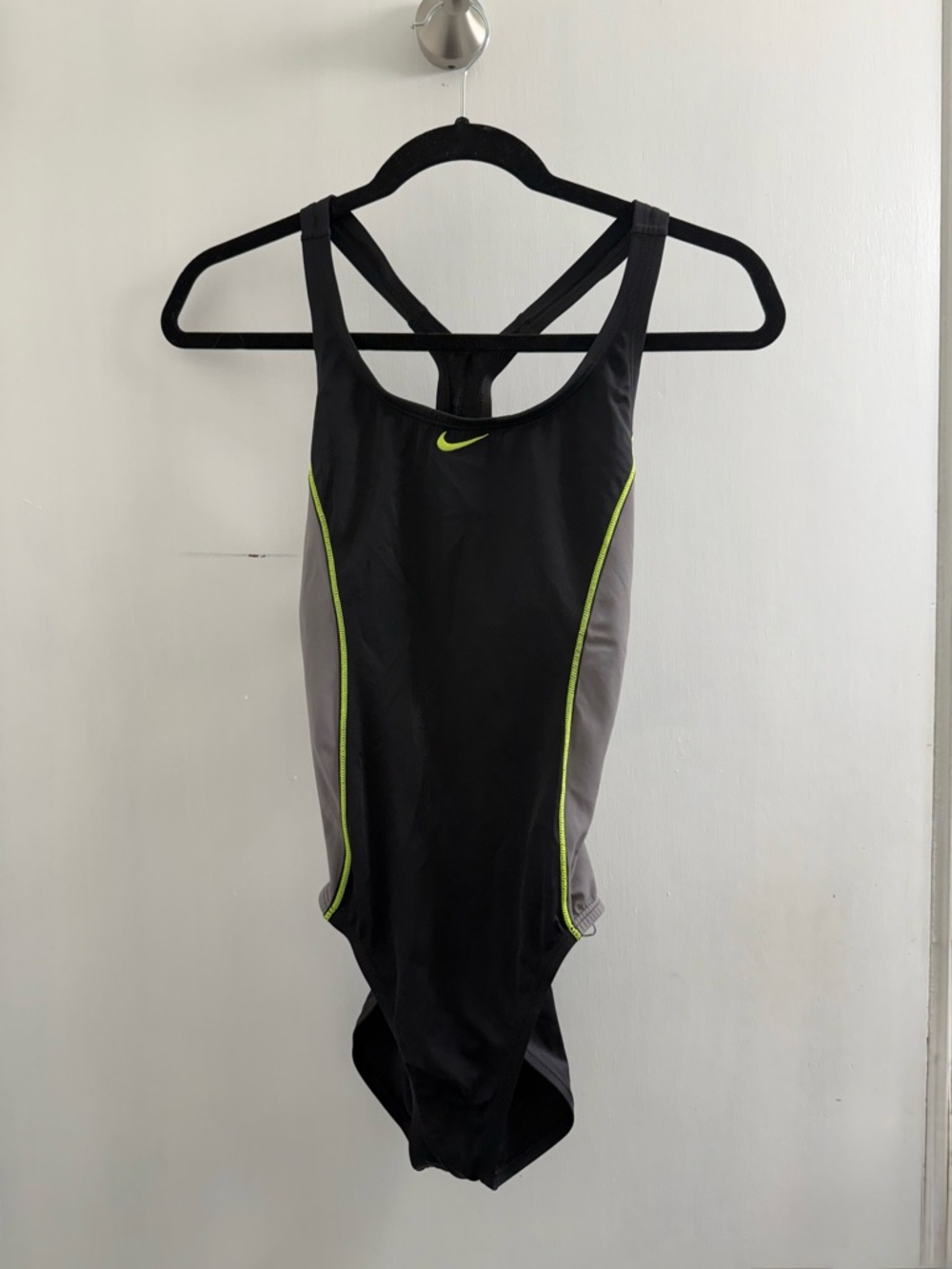 Nike Color Surge Powerback One
Piece Swimsuit size medium black/gray - Picture 2 of 5